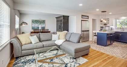 Pet-Friendly Tomball Cottage: Steps to Downtown!