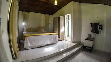 Comfort Chalet, Sea View | 4 bedrooms, hypo-allergenic bedding, minibar, in-room safe