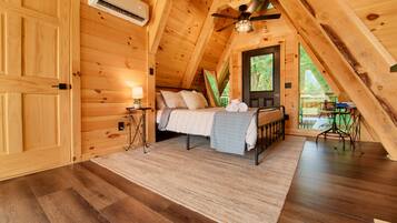 3 slaapkamers, een strijkplank/strijkijzer, gratis wifi, beddengoed