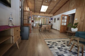 Standard Room, Resort View | Living area