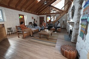 Superior Double Room, Mountain View | Living area