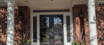 Beautiful and Scenic 6 bedrooms and 6 bathrooms large pool a hot tub 7000sqft