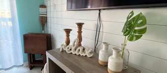 Cozy 1-bedroom condo on North Beach in awesome Corpus Christi with AC, WiFi, etc