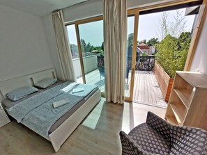 Comfort Studio Suite | Soundproofing, free WiFi, bed sheets - ROSE valley -modern rooms and apartments (Ljubljana)