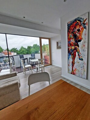 32-inch LED TV with digital channels, heated floors - ROSE valley -modern rooms and apartments (Ljubljana)