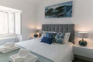 3 sovrum, strykjÀrn/strykbrÀda, internet och sÀngklÀder
