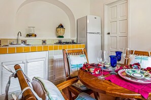 Fridge, microwave, stovetop, coffee/tea maker - Studio Jardin Secret – Your Tropical Hideaway in the Heart of Puerto Vallarta (Puerto Vallarta)