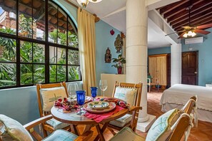 Iron/ironing board, WiFi, bed sheets - Studio Jardin Secret – Your Tropical Hideaway in the Heart of Puerto Vallarta (Puerto Vallarta)