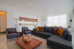 Fernseher, Tischtennisplatte