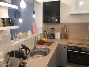 Fridge, microwave, coffee/tea maker, toaster - Le Faubourg (Dieppe)