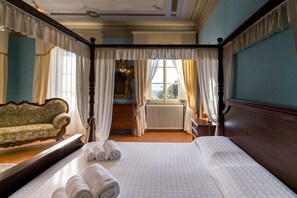 8 bedrooms, iron/ironing board, travel crib, free WiFi