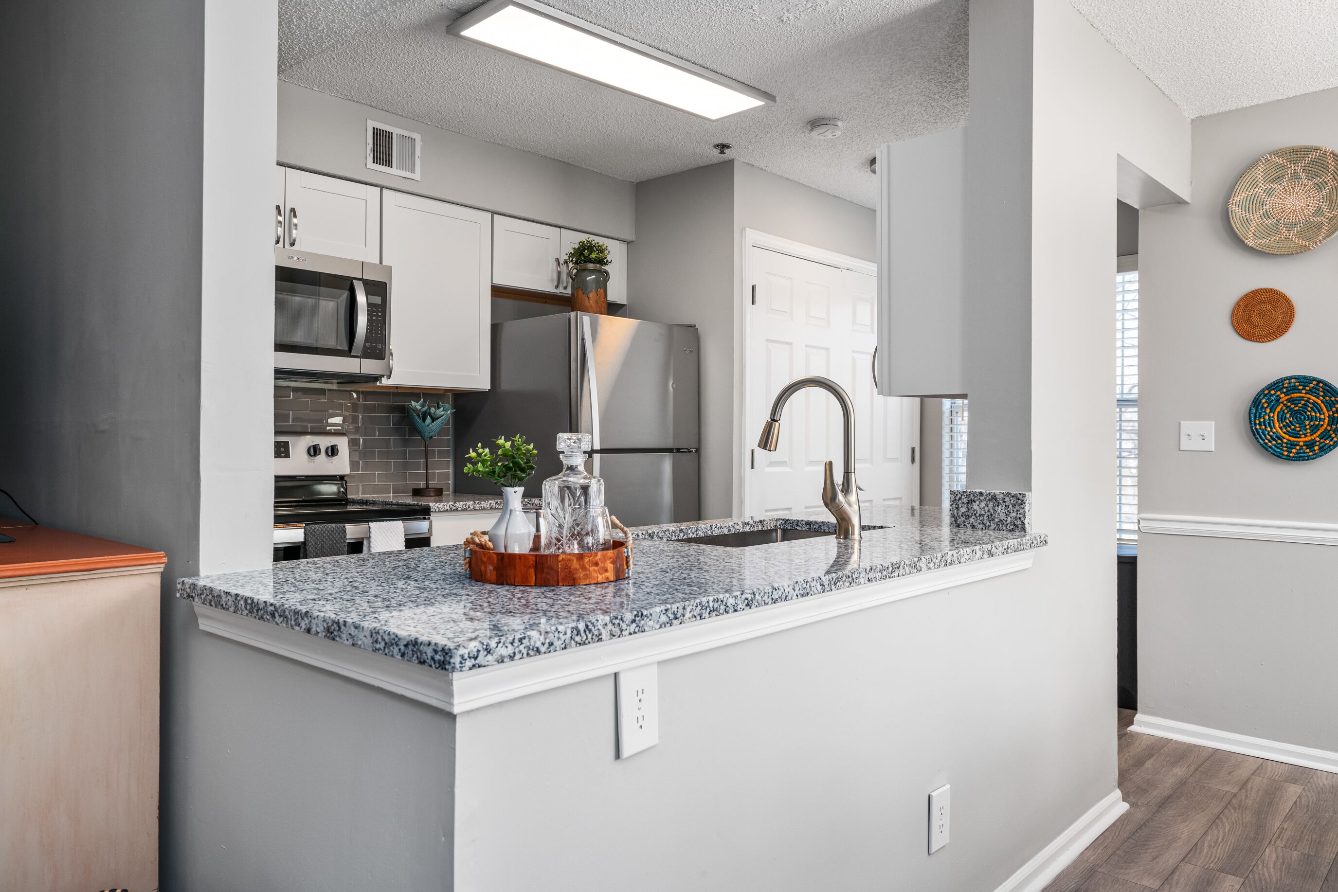 ميكروويف، فرن، موقد طهي مسطح، غسالة أطباق