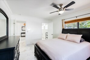 3 bedrooms, iron/ironing board, Internet, bed sheets