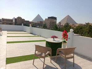 32-inch LCD TV with satellite channels - Nefertiti Pyramids View (Giza)