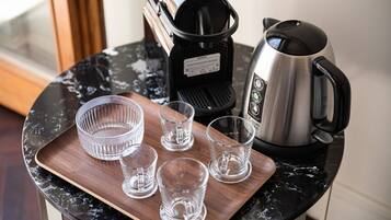 Kaffee und/oder Kaffeemaschine