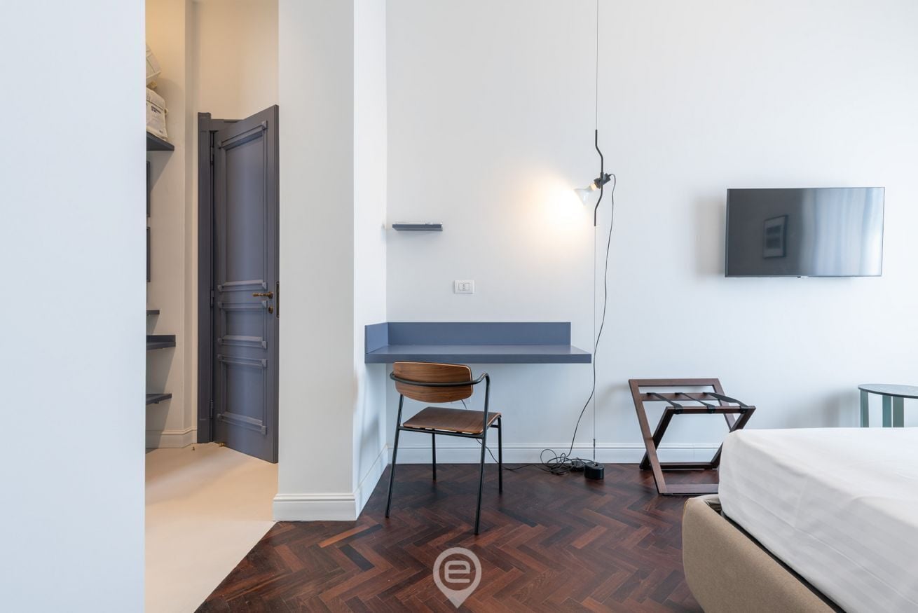 3 camere, una scrivania, ferro/asse da stiro, Wi-Fi