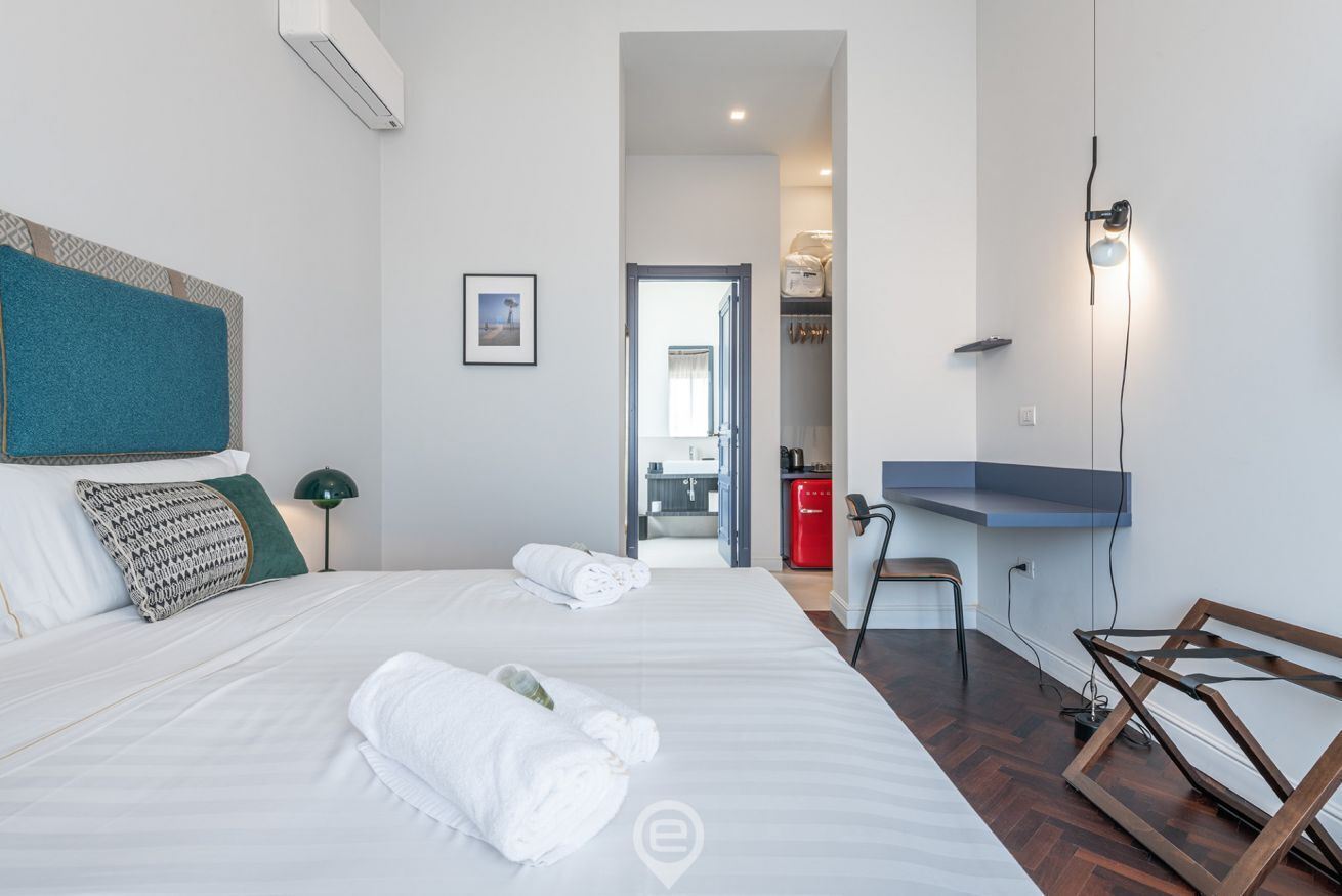 3 Schlafzimmer, Schreibtisch, Bügeleisen/Bügelbrett, WLAN