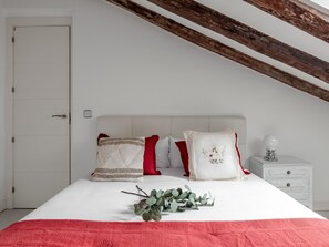 1 habitación, tabla de planchar con plancha, internet y ropa de cama 