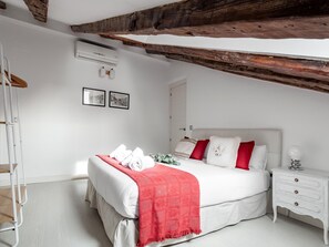 1 habitación, tabla de planchar con plancha, internet y ropa de cama 