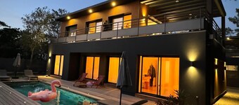 Villa Sunset 1, prestigious, heated swimming pool, sea view for 8 people