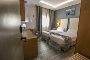 Premium bedding, minibar, laptop workspace, soundproofing - El Ghanami Hotel (Algiers)