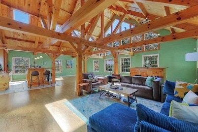 Vermont Vacation Villa—Grapevine Getaway