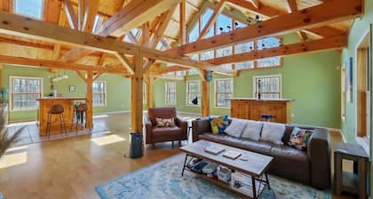 Vermont Vacation Villa—Grapevine Getaway