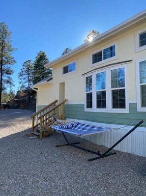 Property grounds - Charlie's Cabin (Ruidoso)