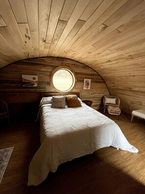 1 多间卧室、床单