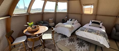 1 bedroom, bed sheets
