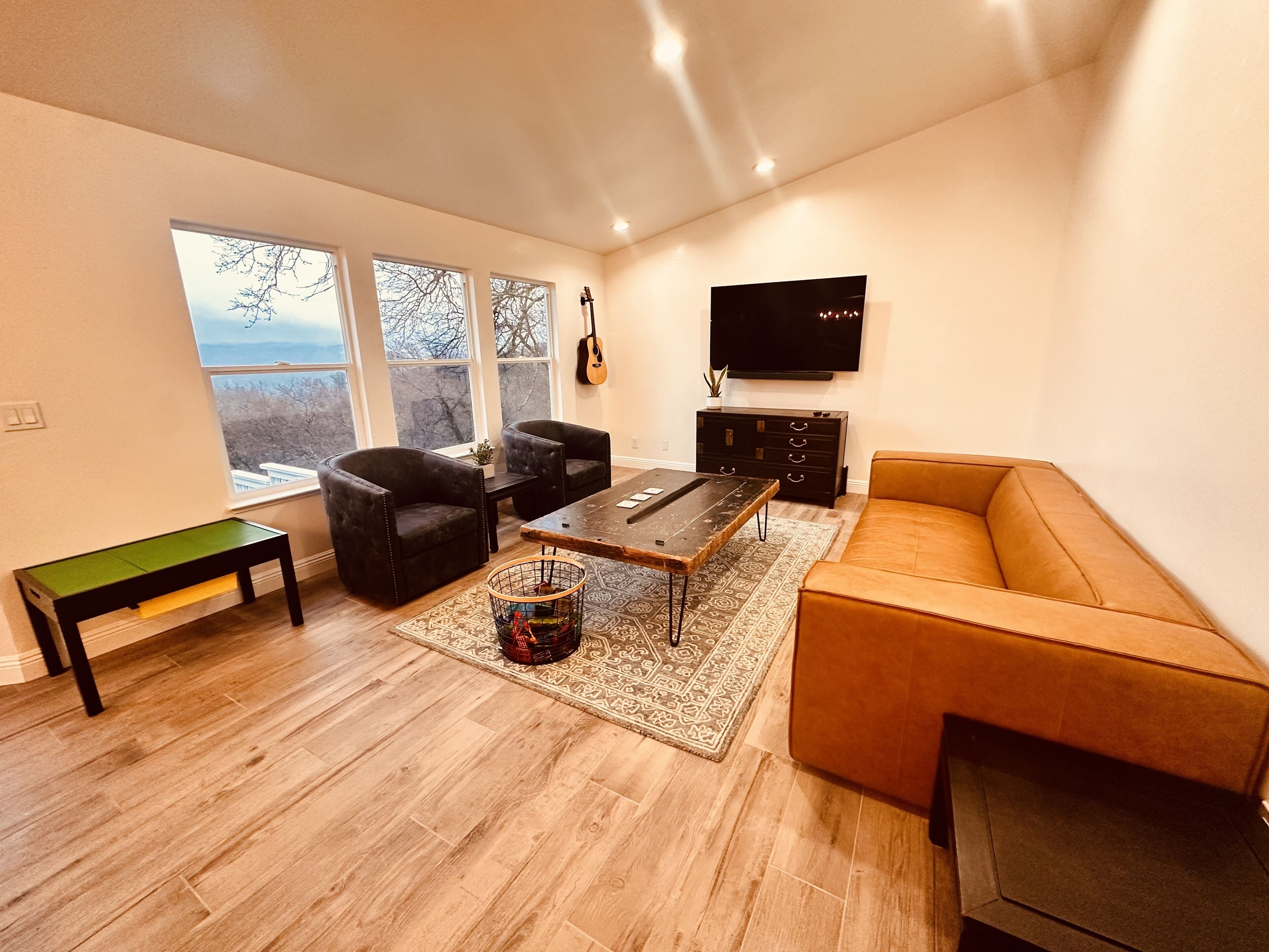 Vineyard House with views of Lotus/Coloma valley. Pet friendly!