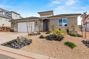 Exterior - Southern Utah charm. Close to St George and National Parks (Washington)