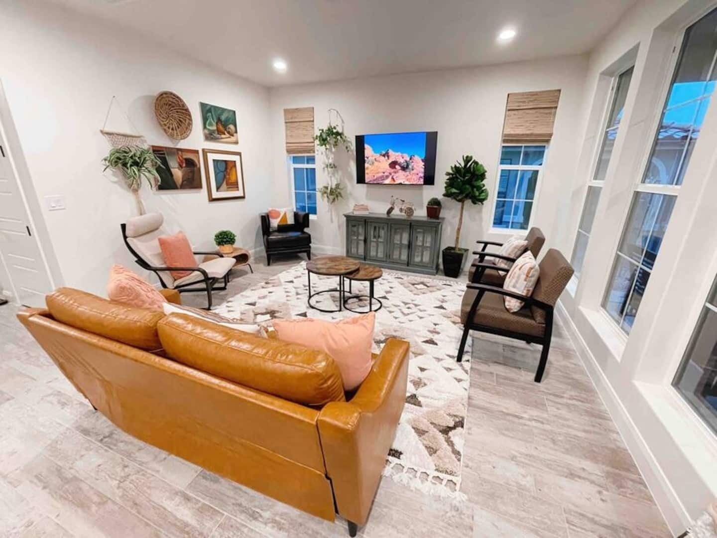 Smart TV, libri, studio