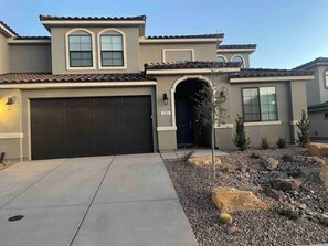 Exterior - Southern Utah charm. Close to St George and National Parks (Washington)