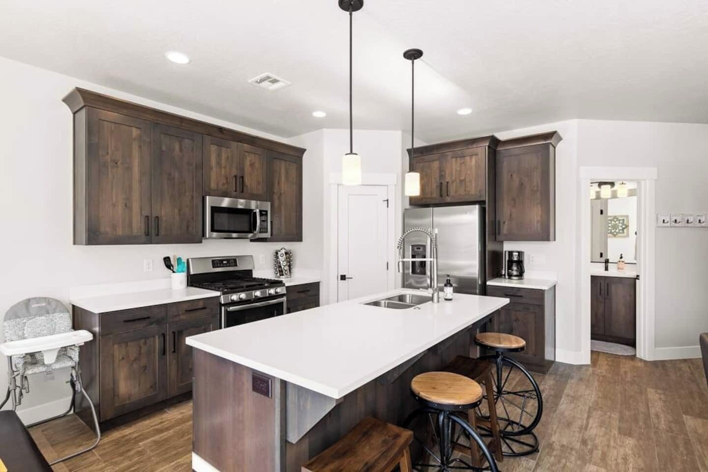 Frigorifero, microonde, forno, piano cottura