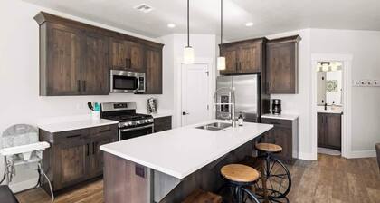 Southern Utah charm. Close to St George and National Parks