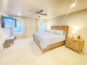 3 bedrooms, desk, iron/ironing board, travel crib