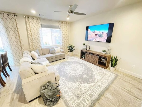 Smart TV, studio, monitor per computer