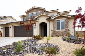 Exterior - Southern Utah charm. Close to St George and National Parks (Washington)