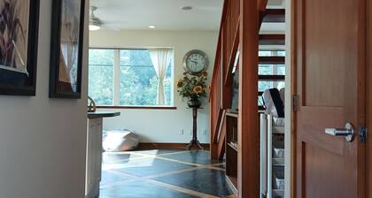 Ritz Carlton on a Lake!