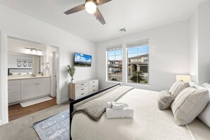 3 quartos, berço de viagem, Wi-Fi de cortesia, roupa de cama