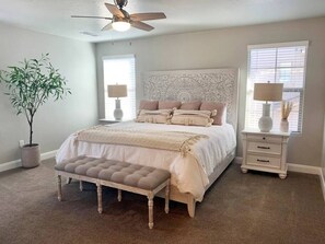 4 bedrooms, desk, iron/ironing board, travel cot - Southern Utah charm. Close to St George and National Parks (Washington)