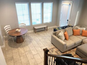 TV, offices, computer monitors - Southern Utah charm. Close to St George and National Parks (Washington)