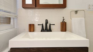 Shower, hair dryer, towels, soap - Private and Cozy  3 Bedroom in the heart of Manhattan.  (New York)