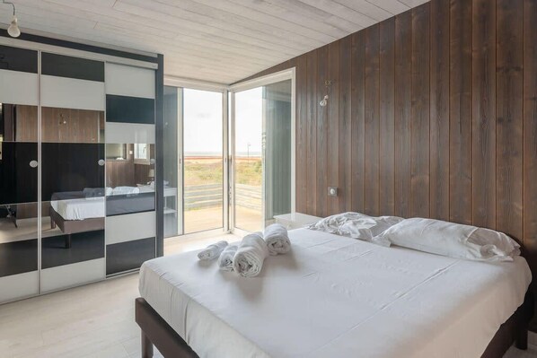 4 bedrooms, iron/ironing board, bed sheets - La Tara - Vue mer - Parking - Terrasse (La Plaine-sur-Mer)