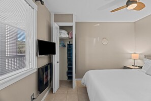 1 makuuhuone, työpöytä, silitysrauta/-lauta, Wi-Fi