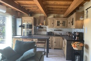 Interior - Gemütliche Ferienwohnung, Ideal für 2 Personen, Große Terrasse und Swimming-pool (Arles)