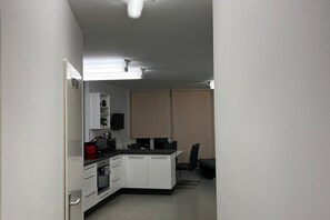 Private kitchen - Cozy 3BR Apt. with the best location/U3 Gasometer (Vienna)