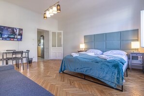 2 室のベッドルーム、アイロン / アイロン台、WiFi、ベッドシーツ