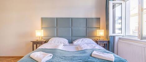 2 bedrooms, iron/ironing board, WiFi, bed sheets